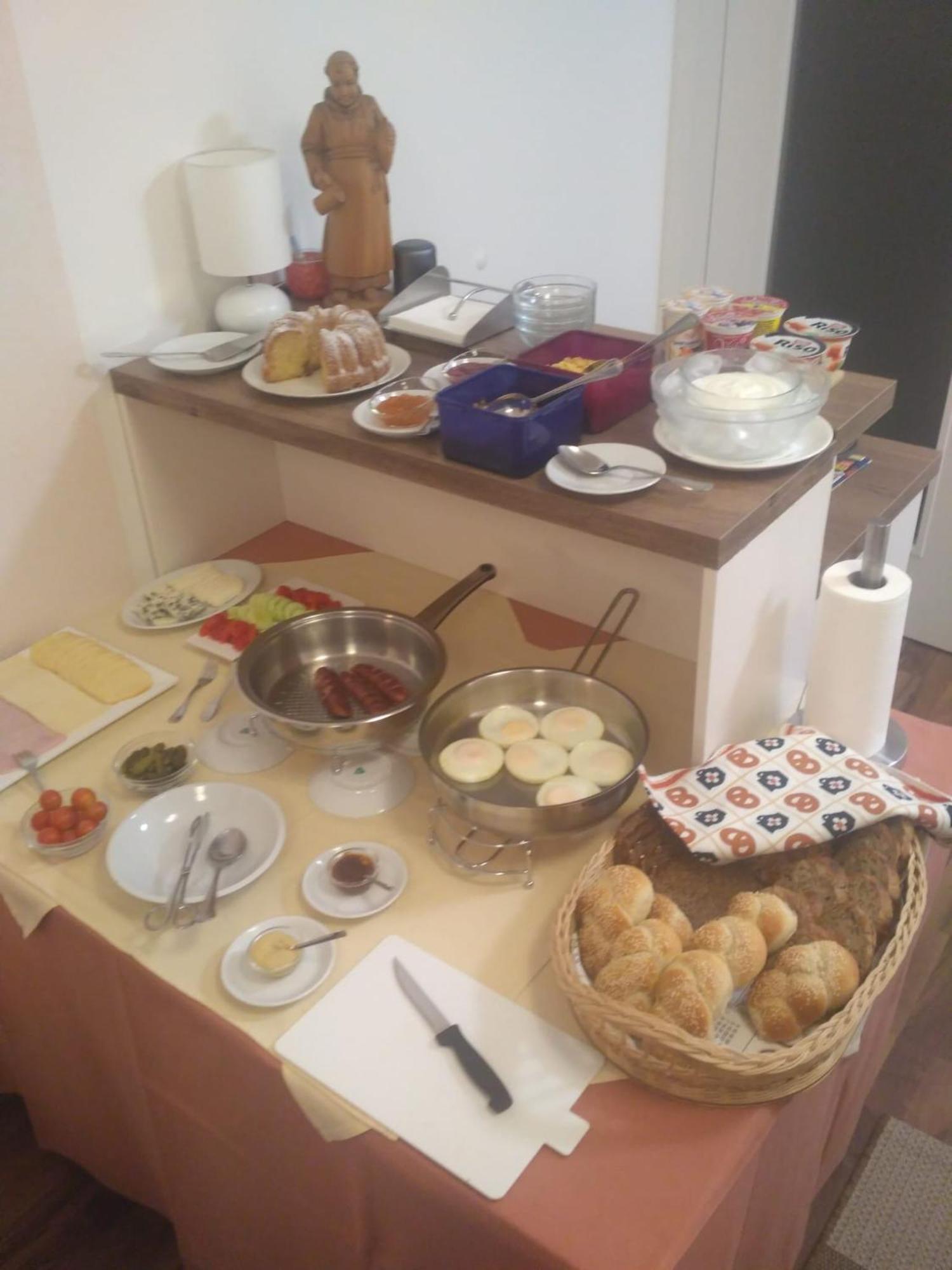 Gonda Apartments Hradec Králové エクステリア 写真